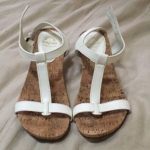 Bass Sunjuns white sandal wedge